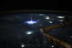 Le jet bleu pris en photo depuis l'ISS. © Nichole Ayers, Nasa